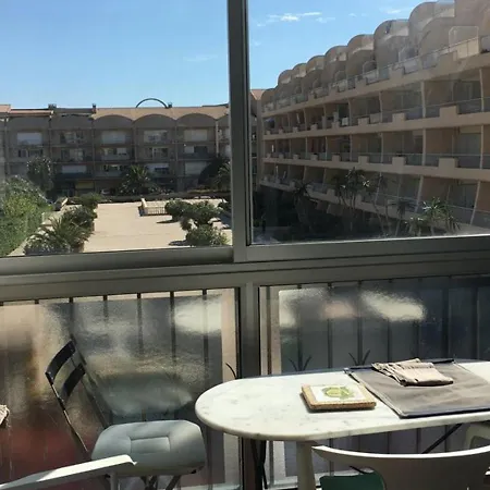 Charmant T2 Au Port De Hyeres, 5 Pers., Proche Plages Et Commerces, Parking Reserve - Fr-1-335-189 Hyeres